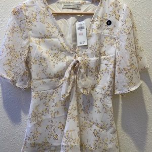 Abercrombie and Fitch white floral blouse